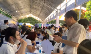 Điểm chuẩn ngành sư phạm top đầu có thể cao hơn nhiều so với ‘điểm sàn’ 2022 