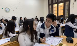 Chuyên gia chia sẻ về việc giúp con tránh áp lực tuổi teen