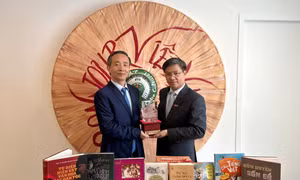 Tăng cường kết nối văn hóa giáo dục với cộng đồng người Việt tại Pháp và Ý