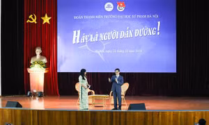 Sinh viên sư phạm đặt vấn đề lương giáo viên với lãnh đạo Chính phủ