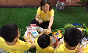 'Cô giáo đặc biệt' của những học trò đặc biệt 