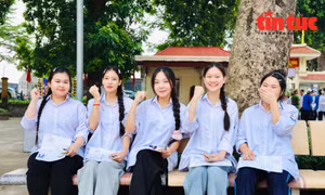 Kết thúc môn thi Ngữ văn: Trường thi thắt chặt, đề thi có tính giáo dục sâu sắc
