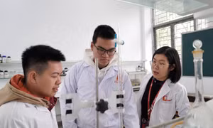 Trở về để vun đắp tương lai 