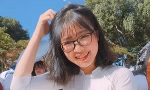 Nữ sinh Đắk Nông hát dân ca 'ngọt như mía' trong lễ khai giảng gây 'sốt' mạng