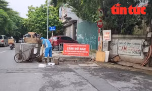 Tái diễn tình trạng đổ trộm rác thải 'cồng kềnh', khó xử lý ra môi trường Thủ đô