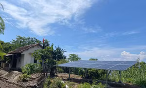 Đưa vào khai thác công trình điện năng lượng mặt trời tại hầm đường sắt Đèo Cả