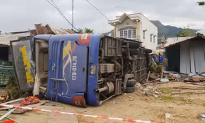 Vụ tai nạn tại Khánh Hòa: Xe khách chạy quá tốc độ trước khi đâm vào nhà dân