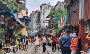 Hoạt động du lịch tại ‘phố cà phê đường tàu’ phải ưu tiên yếu tố an toàn