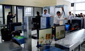 Báo cáo xử lý vụ 'cò mồi, lái xe dù' hành hung nhân viên an ninh sân bay Nội Bài trước ngày 20/1 