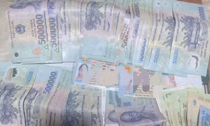 Trả lại hành khách tài sản giá trị lớn để quên trên tàu ngày đầu năm mới