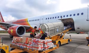 Vietjet cùng đồng bào vượt qua bão lũ, lan tỏa yêu thương
