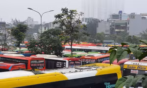 Nhà xe đường bộ ‘nhấp nhổm” chờ các địa phương mở cửa vận tải.