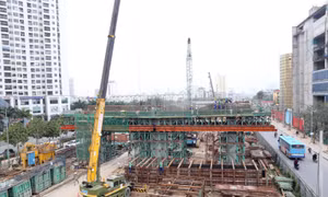 Phân luồng đường Phạm Văn Đồng để thi công đường vành đai 3 trên cao