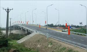 Cầu sông Hóa kết nối tỉnh Thái Bình và thành phố Hải Phòng. Ảnh: Thế Duyệt/TTXVN