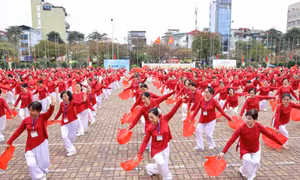 'Rèn luyện thân thể theo gương Bác Hồ vĩ đại' hưởng ứng Ngày Thể thao Việt Nam 