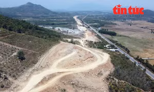 Thi công cao tốc thành phần Nha Trang - Vân Phong, tiếp nối cao tốc Chí Thanh - Vân Phong. 