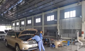 Đăng kiểm ô tô không phải xuất trình bảo hiểm trách nhiệm dân sự của chủ xe từ ngày 1/10.