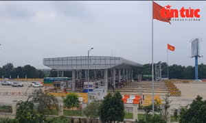 Trạm thu phí đầu tuyến cao tốc Hà Nội - Hải Phòng.
