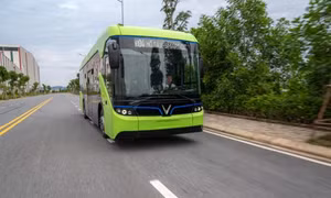 Những hình ảnh đầu tiên của xe buýt điện 'made in Việt Nam' vận hành