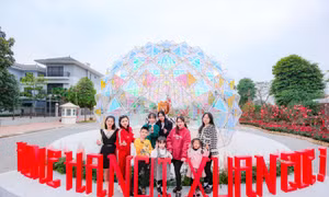 Tết Quý Mão cùng người Hà Nội du xuân trẩy hội tại đường hoa Home Hanoi Xuan 2023