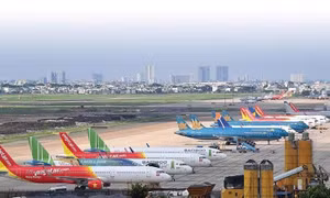 Giá vé may bay 'nhảy múa', người dân ngỡ ngàng.