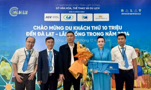 Tỉnh Lâm Đồng chào đón du khách thứ 10 triệu