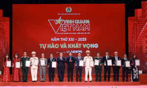 Vietnam Airlines được vinh danh tại chương trình Vinh quang Việt Nam 2025