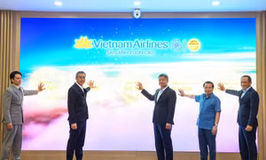 'Chạm thu Hà Nội' - Hành trình cảm xúc cùng Vietnam Airlines