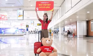 Phi hành đoàn gấu mang Valentine ngọt ngào đến với hành khách bay cùng Vietjet