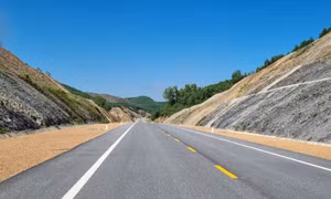 Hoàn thành đồng bộ cao tốc thành phần Cam Lộ - La Sơn trước ngày 31/3.