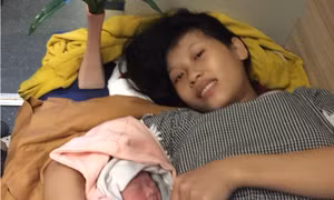 Đỡ đẻ cho sản phụ bất ngờ trở dạ vào ban đêm ngay trên tàu Thống Nhất