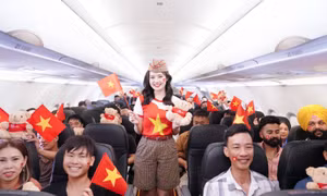 Hoà cùng không khí tự hào, những chuyến bay Vietjet rực rỡ màu cờ đỏ dịp đại lễ 30/4