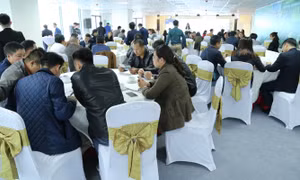 Nhiều khách hàng tìm được cơ hội đầu tư tại sự kiện 'Cơ hội đầu tư – Chia sẻ tầm nhìn'