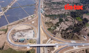 Cao tốc Nha Trang - Cam Lâm hiện đã hoàn thành 98% khối lượng thi công, đảm bảo thông xe đúng mục tiêu đề ra. 