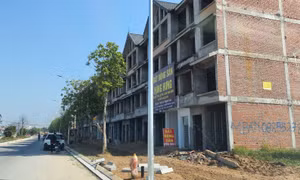 Siết chặt hoạt động môi giới BĐS bằng Luật Kinh doanh BĐS (sửa đổi).