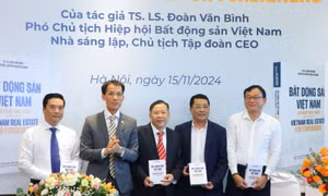 Ra mắt cuốn sách 'Bất động sản Việt Nam với người nước ngoài'