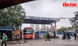 Ngày cuối năm, Bến xe Hà Nội mòn mỏi chờ khách