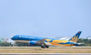 Đoàn công tác Bộ Y tế Nga hỗ trợ cấp cứu hành khách trên chuyến bay của Vietnam Airlines 