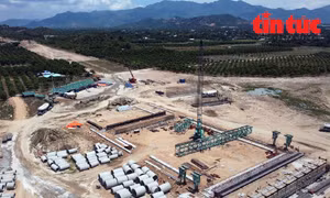 Thi công cao tốc Bắc Nam giai đoạn I tại dự án thành phần Nha Trang - Cam Lâm.
