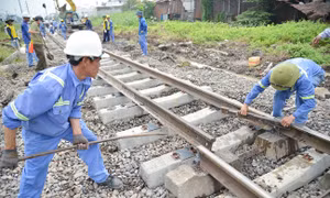 Kiến nghị bố trí vốn 1.700 tỷ đồng cải tạo cầu yếu trên tuyến đường sắt Bắc Nam. Ảnh: Mạnh Linh.