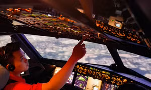 Vietjet và trường bay F AIR ký thoả thuận đào tạo phi công 