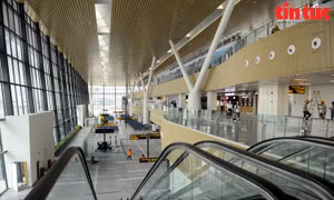 Khẩn trương xử lý hiện tượng nước mưa rò rỉ từ mái kính xuống sàn tại Nhà ga T3 
