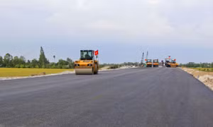 Chạy ‘nước rút’ trên cao tốc Cần Thơ - Cà Mau