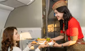 Bay Vietjet cùng hạng Business - nếm trọn vị Tết đón vạn lộc may