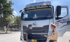 Cao điểm tuần tra, xử lý vi phạm về giao thông từ ngày 15/12/2021 đến ngày 14/2/2022. Ảnh: Phương Thảo