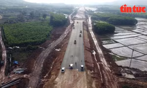 Cao tốc Hàm Nghi - Vũng Áng dài 54,2 km, có tổng vốn đầu tư hơn 9.700 tỷ đồng.
