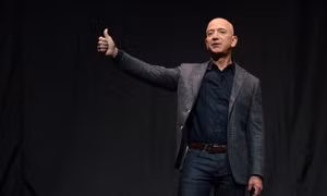 Tỷ phú Jeff Bezos chính thức thông báo từ chức CEO Amazon 