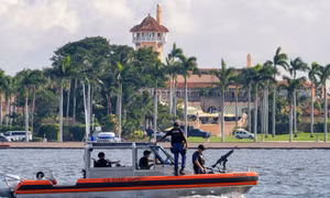 Mật vụ FBI đột kích tư dinh cựu Tổng thống Mỹ Donald Trump ở Florida