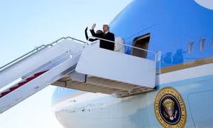 Những hình ảnh cuối cùng của Tổng thống Trump và gia đình tại Washington D.C