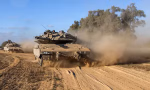 Israel mở chiến dịch tấn công trên bộ nhằm vào Dải Gaza, xung đột leo thang nghiêm trọng